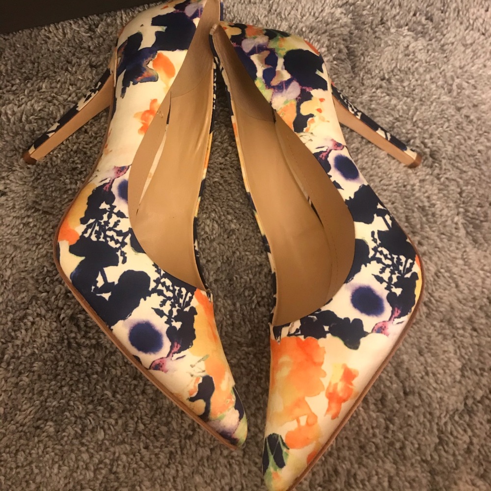 Vince camuto pumps